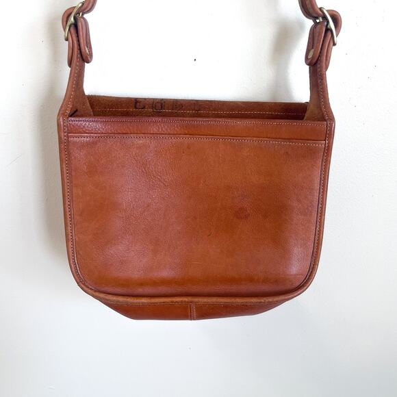 Vintage NYC Coach Shoulder Saddle Bag British Tan Leather 70s 80s USA #8101 - Picture 9 of 16